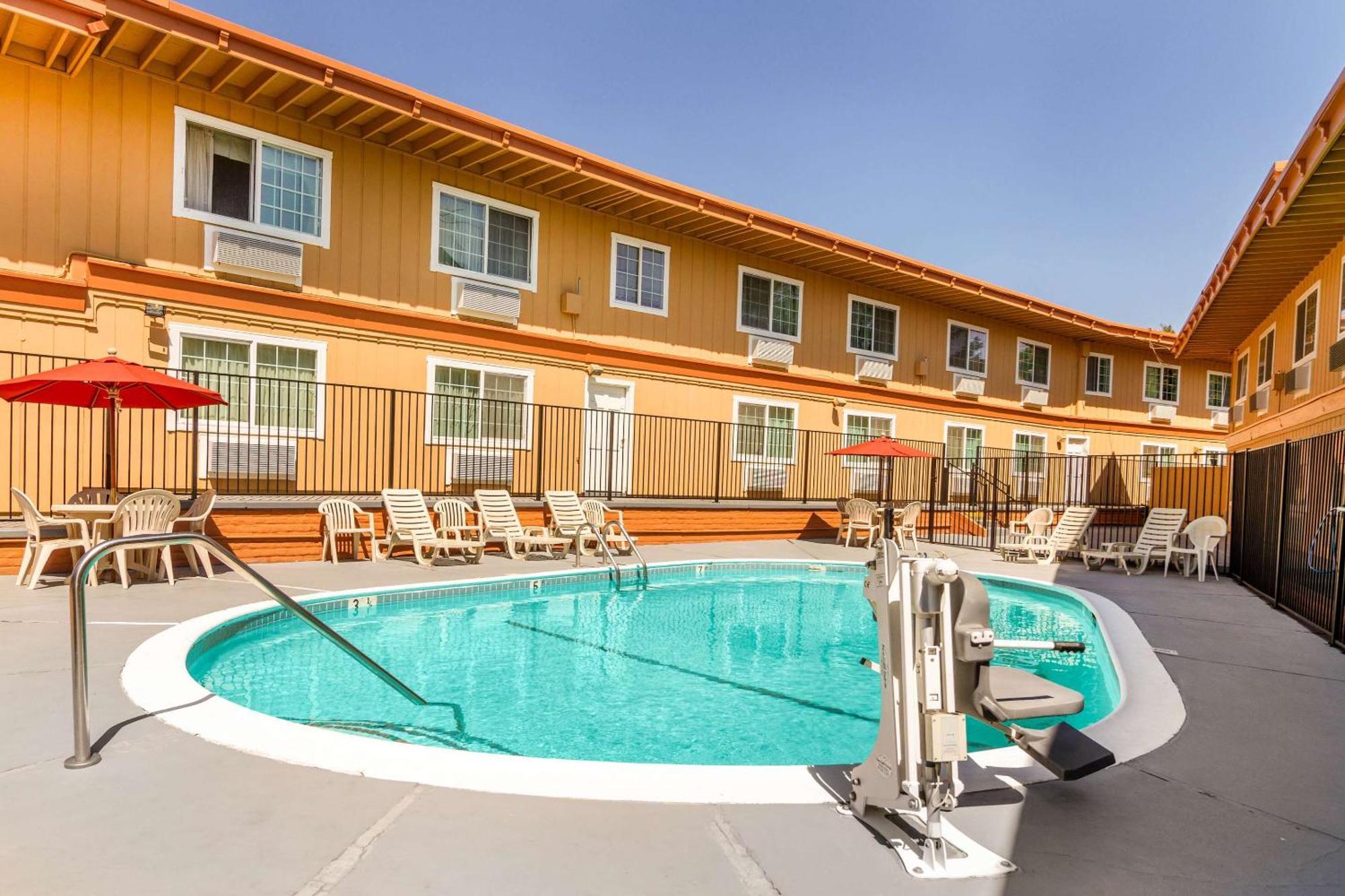 Rodeway Inn Auburn Εξωτερικό φωτογραφία